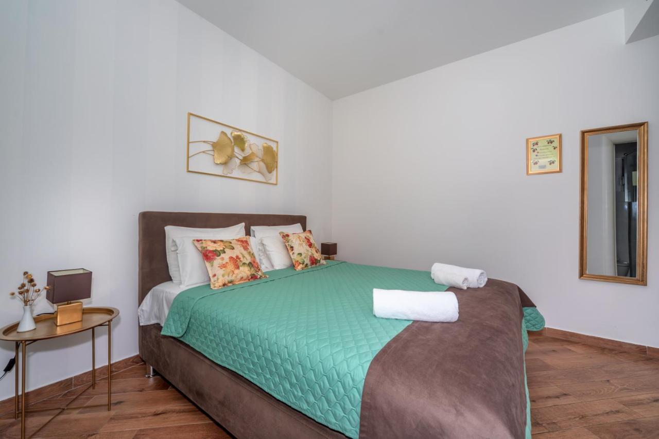 Apartments Fortunella Petrovac ภายนอก รูปภาพ