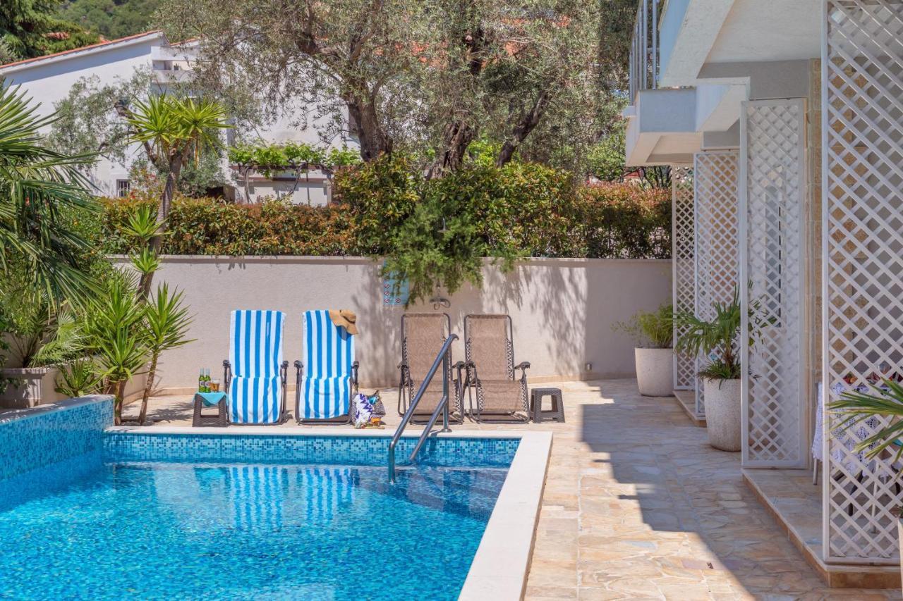 Apartments Fortunella Petrovac ภายนอก รูปภาพ