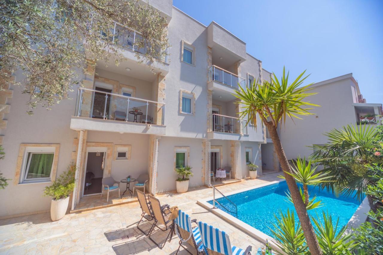 Apartments Fortunella Petrovac ภายนอก รูปภาพ