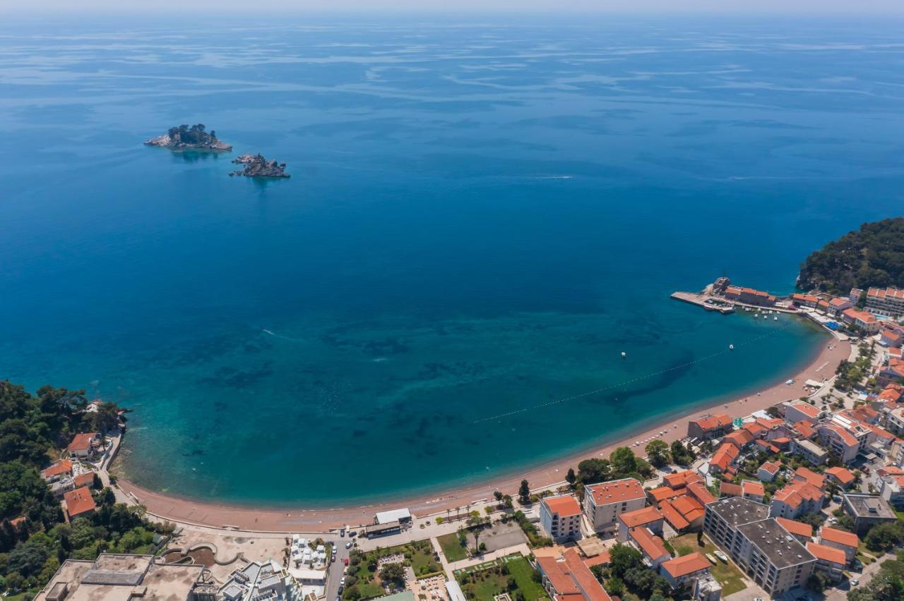 Apartments Fortunella Petrovac ภายนอก รูปภาพ