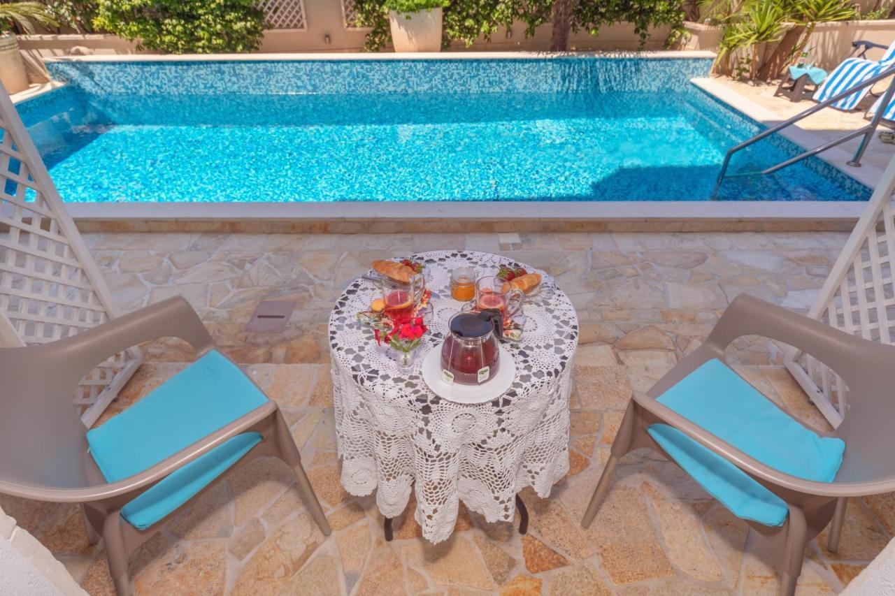 Apartments Fortunella Petrovac ภายนอก รูปภาพ