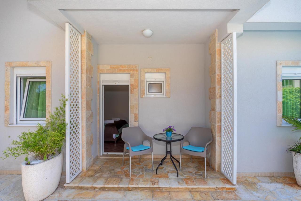 Apartments Fortunella Petrovac ภายนอก รูปภาพ