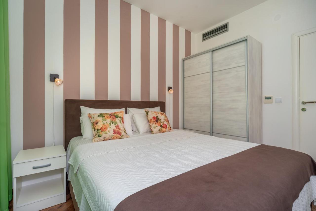 Apartments Fortunella Petrovac ภายนอก รูปภาพ