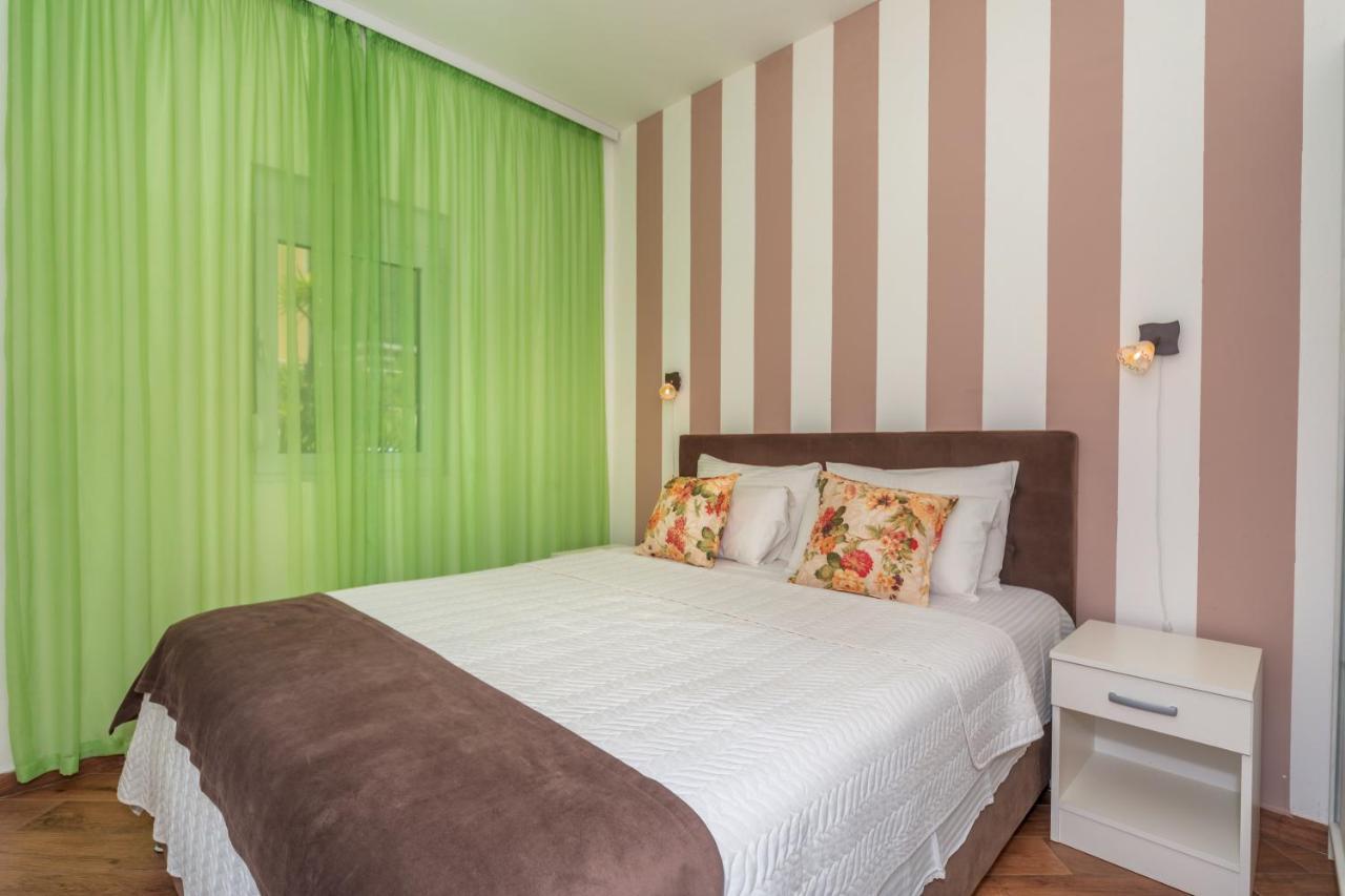 Apartments Fortunella Petrovac ภายนอก รูปภาพ