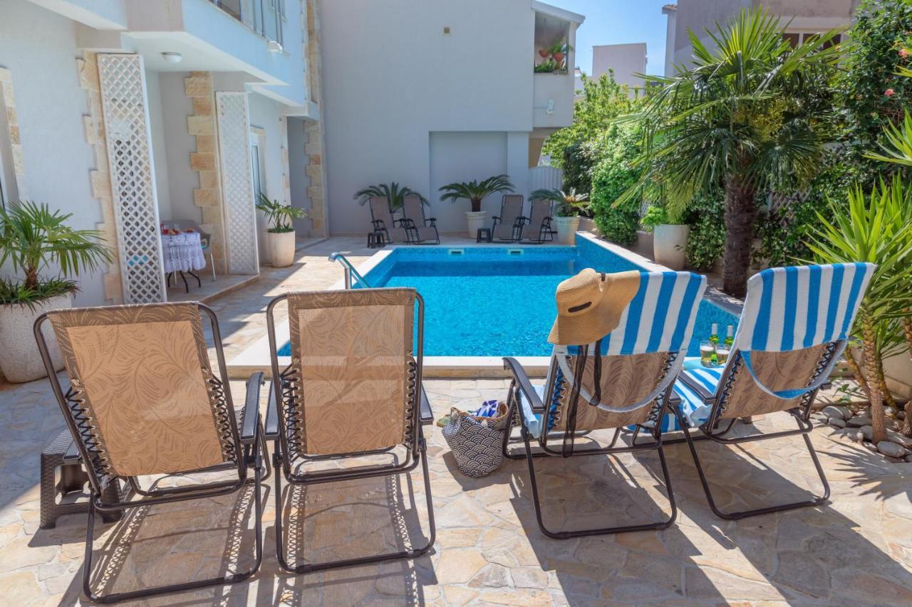 Apartments Fortunella Petrovac ภายนอก รูปภาพ