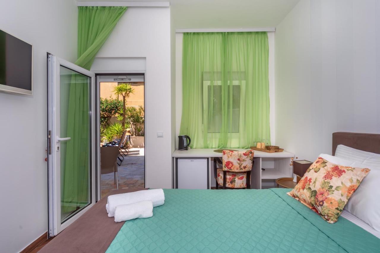 Apartments Fortunella Petrovac ภายนอก รูปภาพ