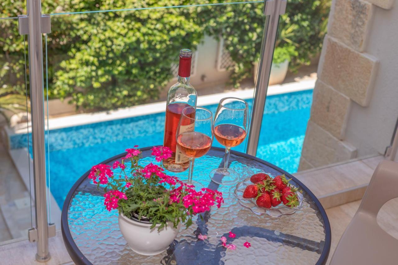 Apartments Fortunella Petrovac ภายนอก รูปภาพ