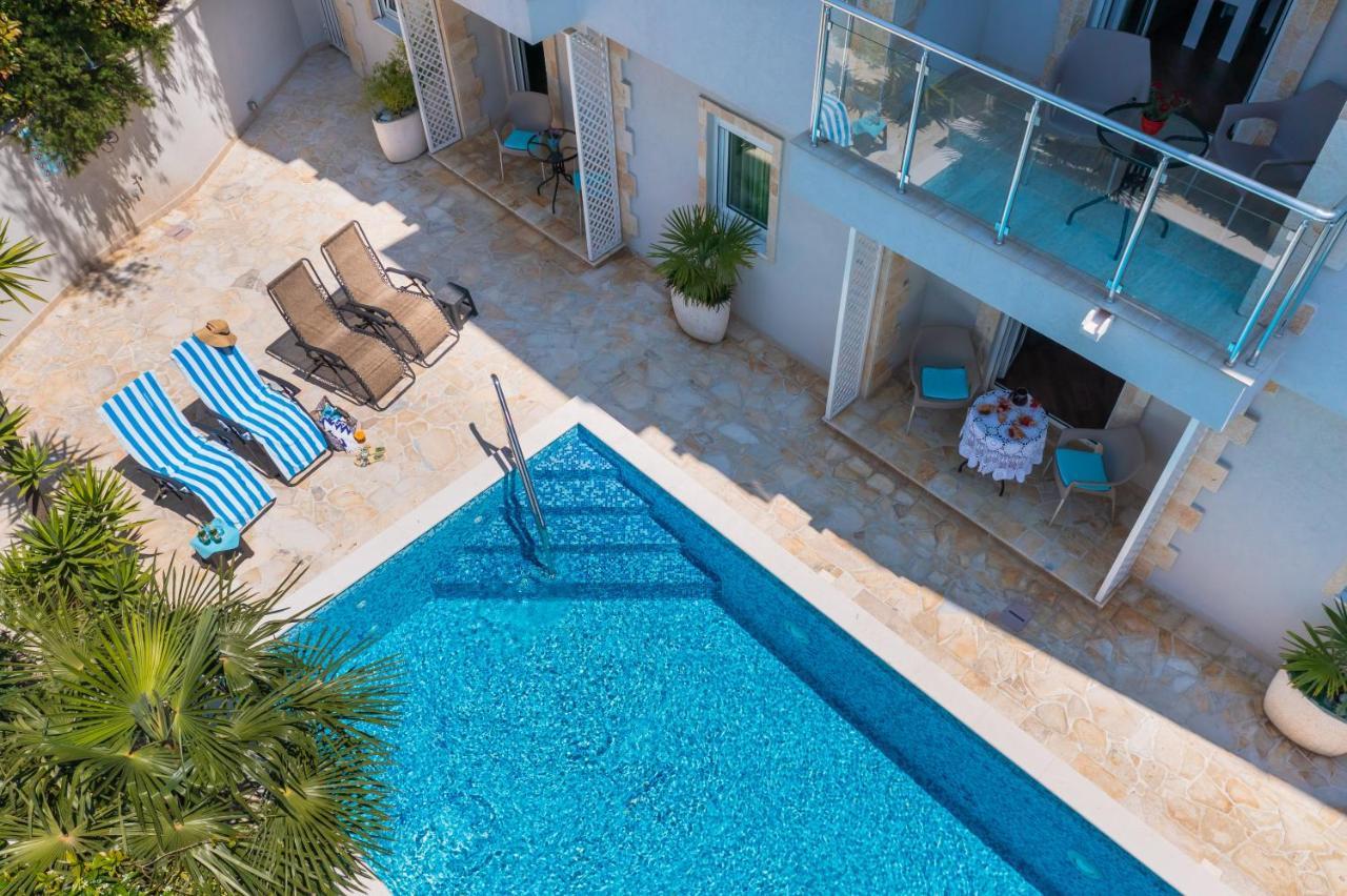 Apartments Fortunella Petrovac ภายนอก รูปภาพ