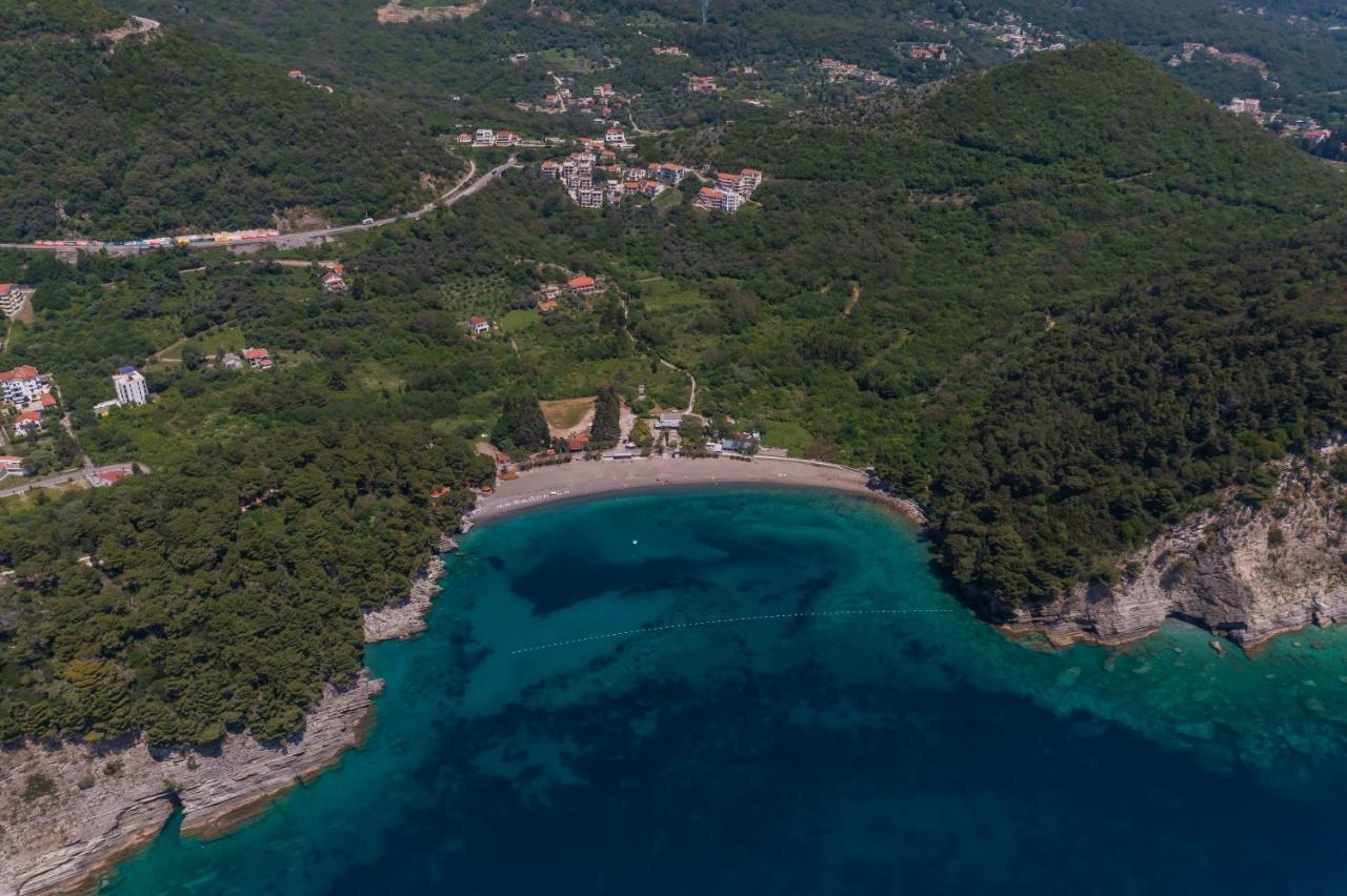 Apartments Fortunella Petrovac ภายนอก รูปภาพ