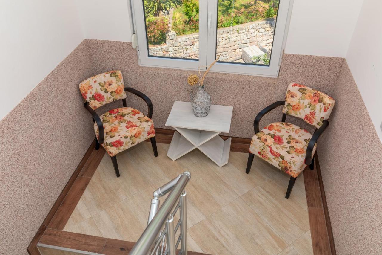Apartments Fortunella Petrovac ภายนอก รูปภาพ